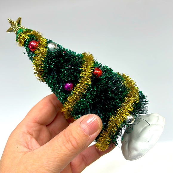 Vintage set of two 6”decorated bottle brush trees by LEMAX - Picture 2 of 8